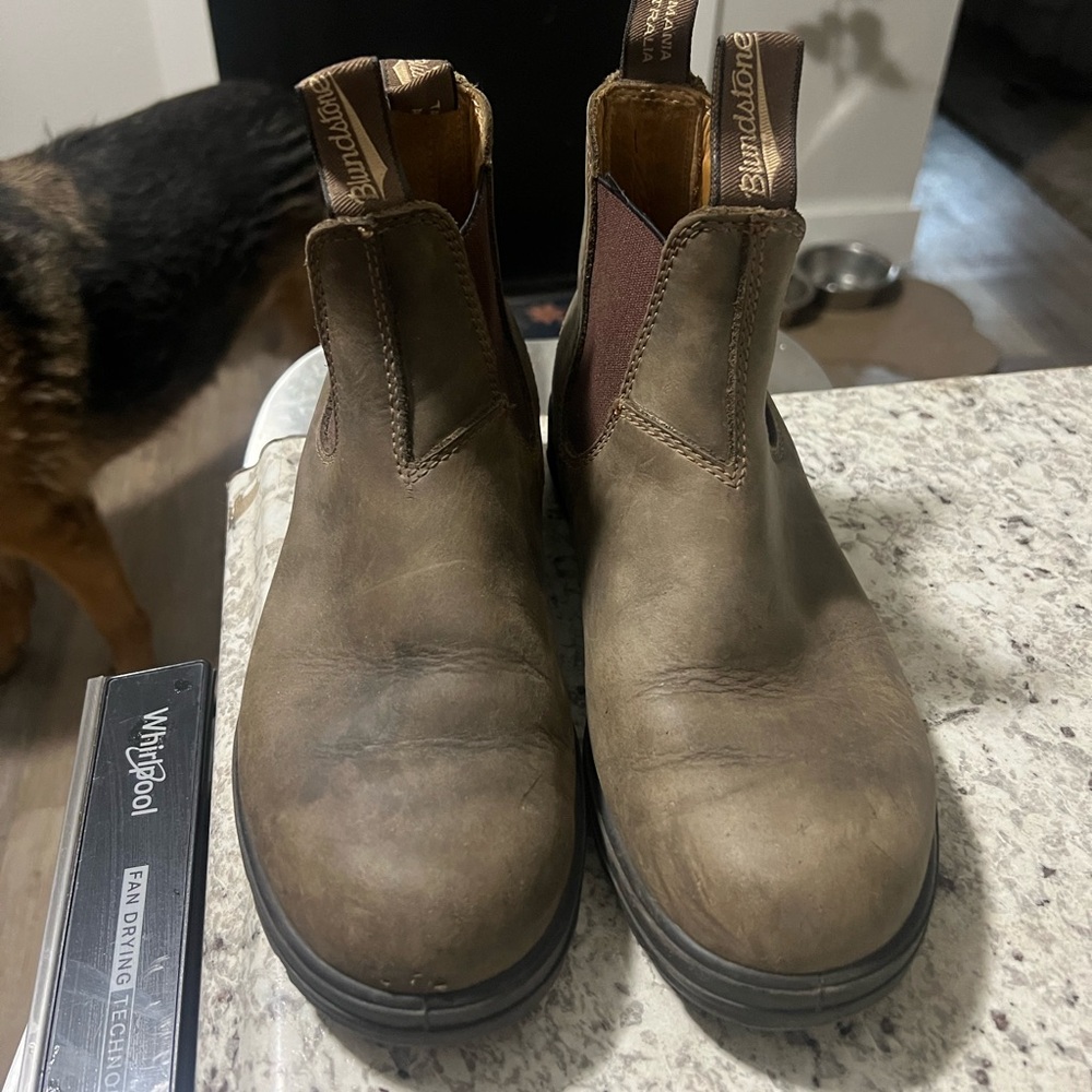 Blundstones size 8.5 woman’s